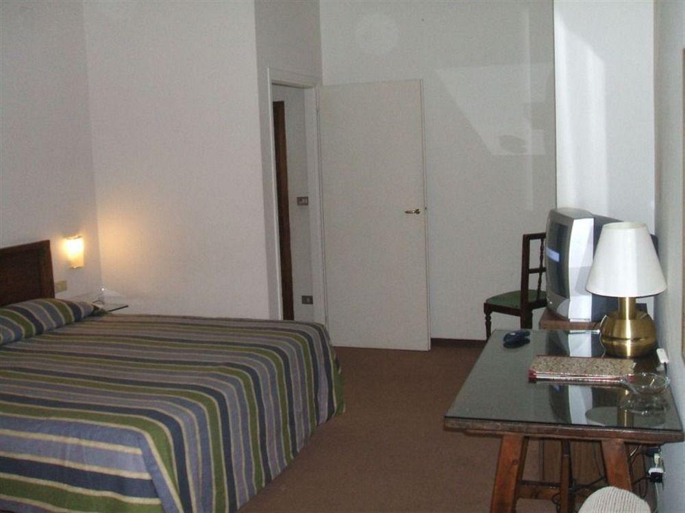 Hotel Villa Aurora 菲耶索莱 外观 照片